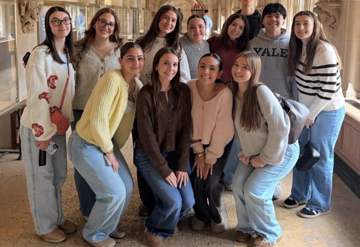 Spanish 5 ECE Students Visit Yale