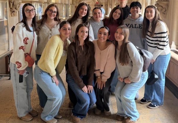 Spanish 5 ECE Students Visit Yale